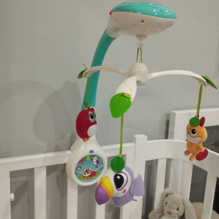 Мобіль-проектор на ліжечко «Чарівний ліс» від Chicco