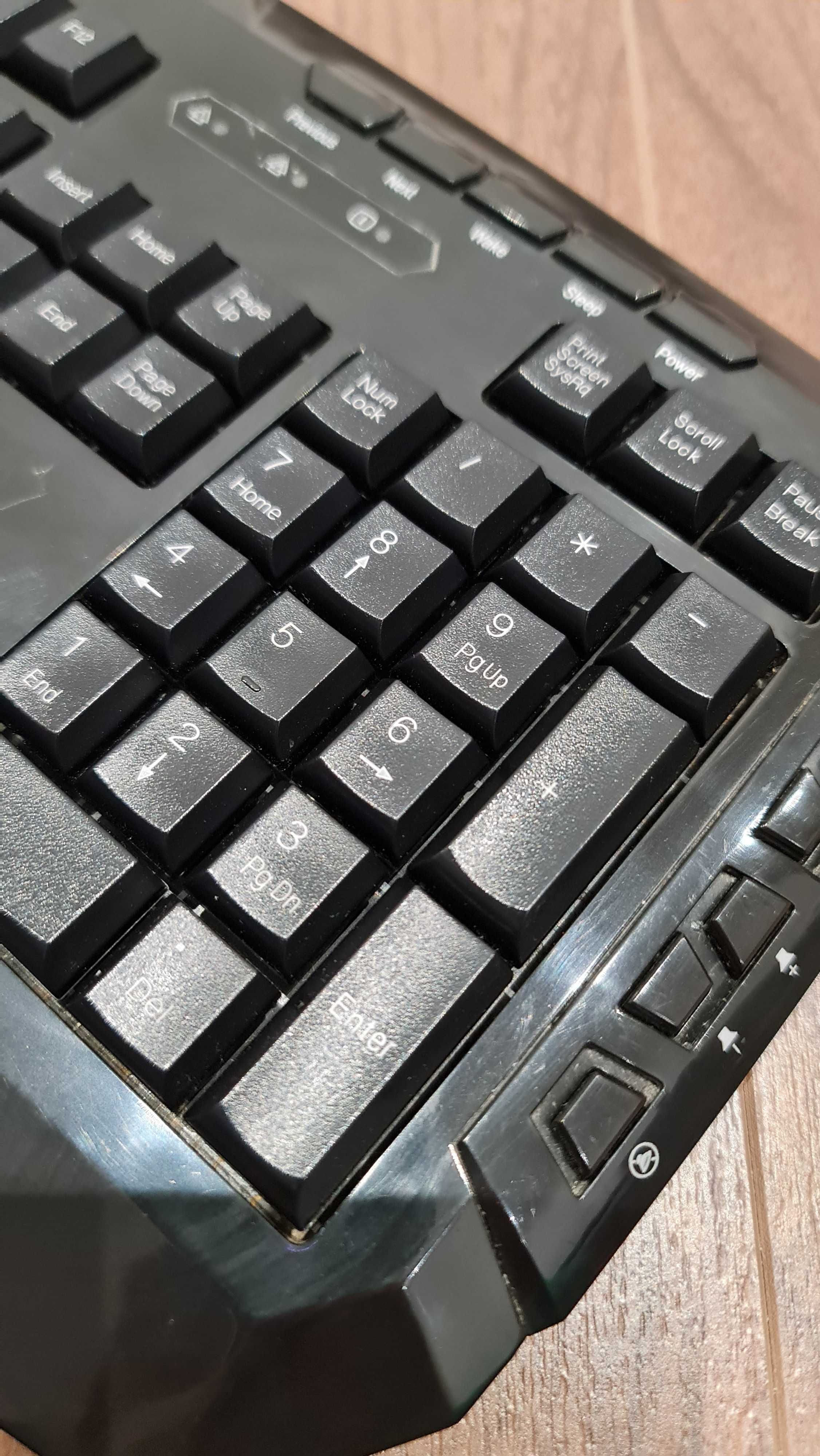 Mультимедійна Клаіатура Zalman ZM-K300M USB чорного кольору
