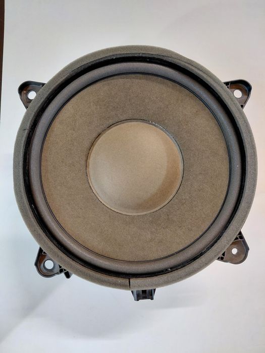 Динамик Toyota Camry XV70 JBL 86150-33010