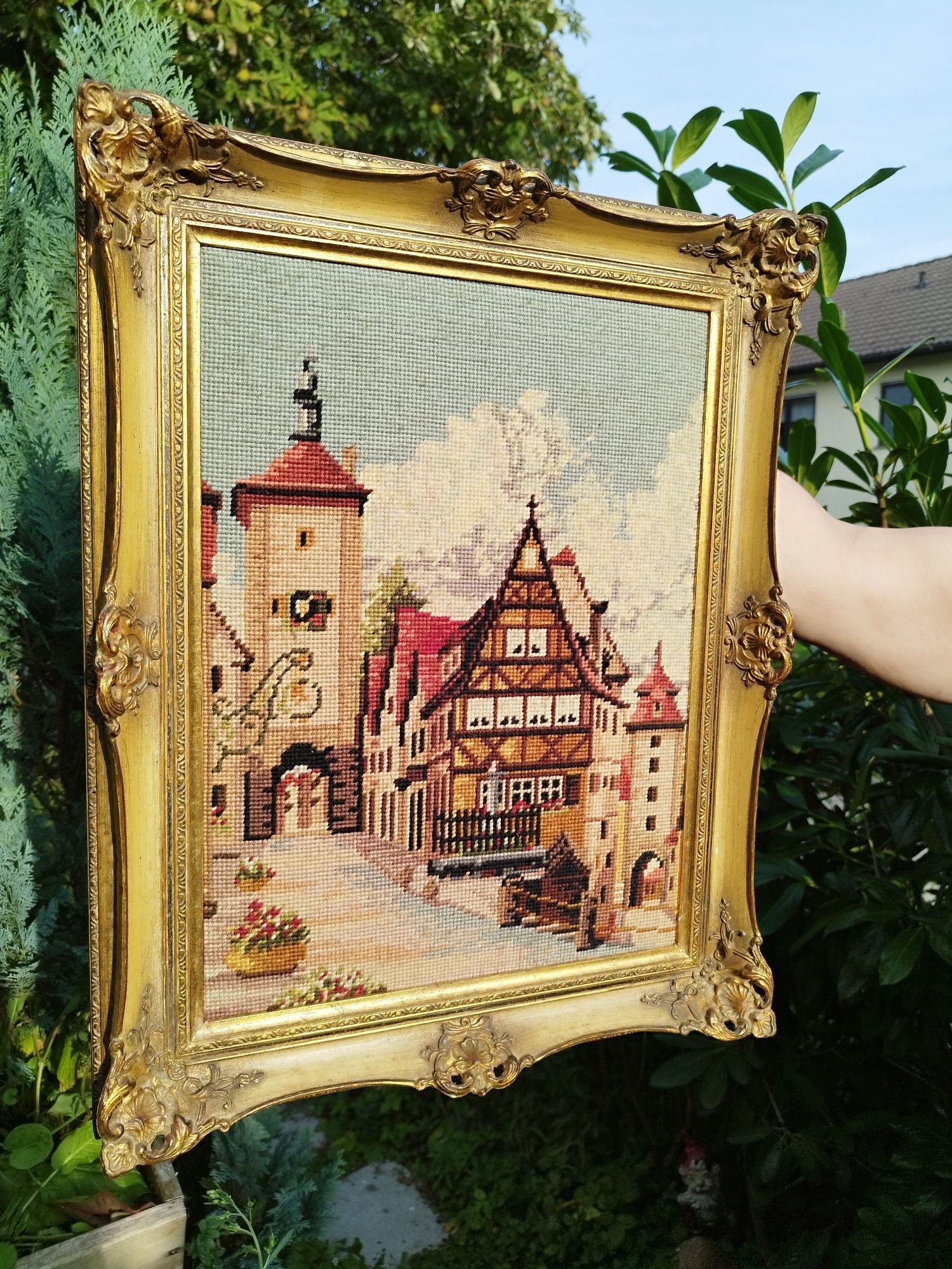 Картина вышитая в деревянной багетной раме Германия