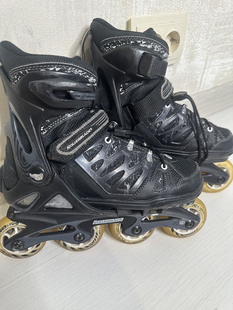 Детские ролики Rollerblade Spitfire 32-36,5