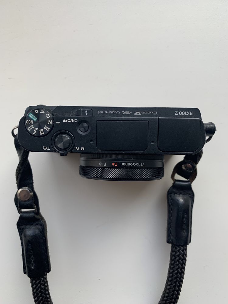 Sony RX100 VA ( mark 5A) + аккаумяторы + рукоятка + флешка