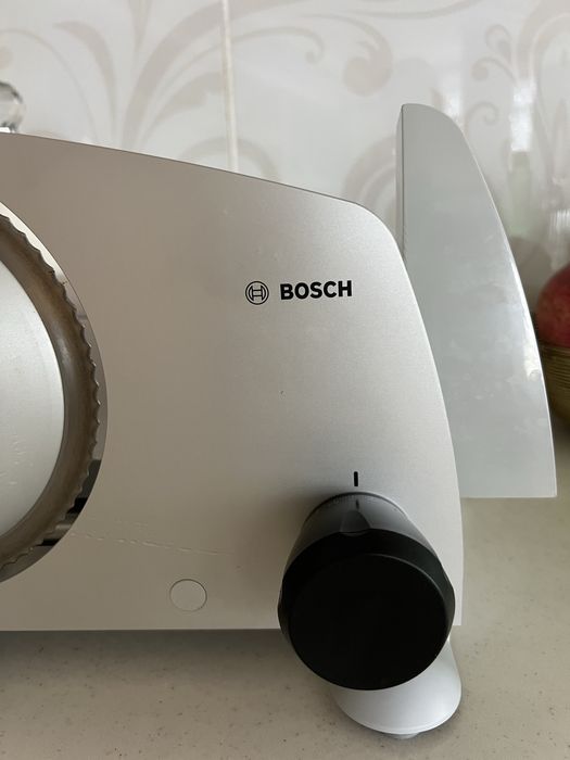 Ломтерезка для колбасы и хамона Bosch