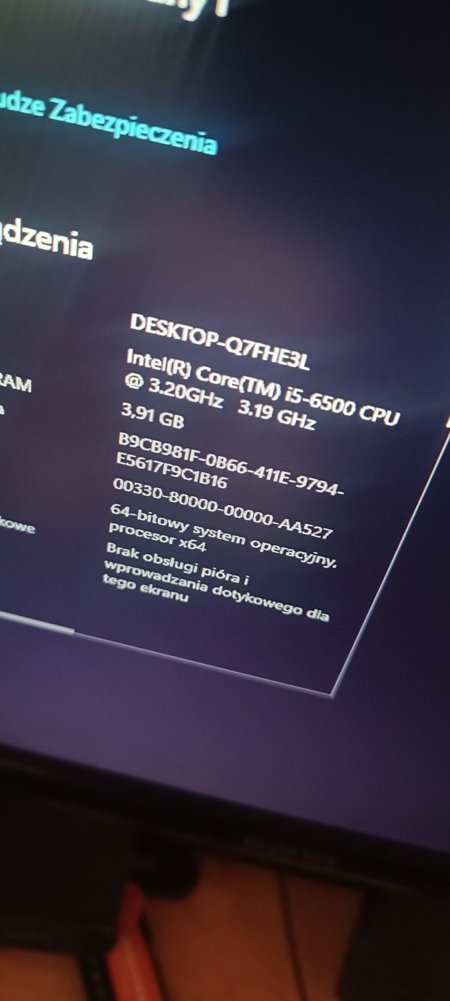 Komputer PC SFF Lenovo M700 i5-6500 6 generacji, 4GB DDR4, 120GB SSD