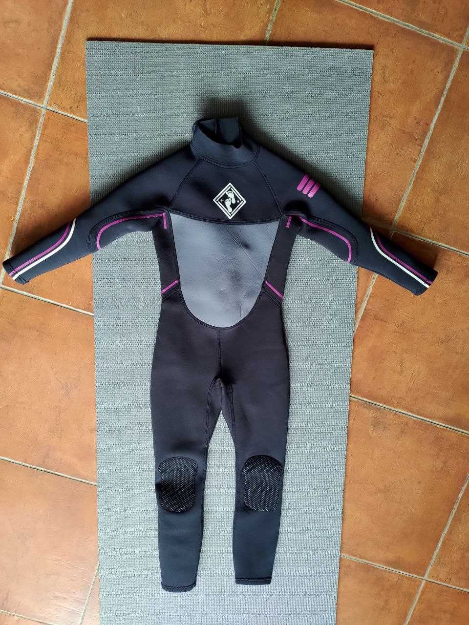 Fato de neoprene para esportes aquáticos