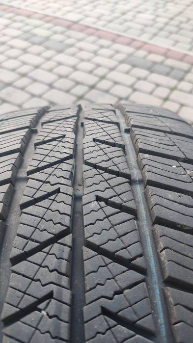 KOŁA 4 szt.  Felgi czarne + Opony 225/50 R17 98V  rok 2421