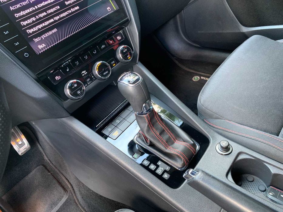 Skoda Octavia RS 2.0 TSI 2018 года.