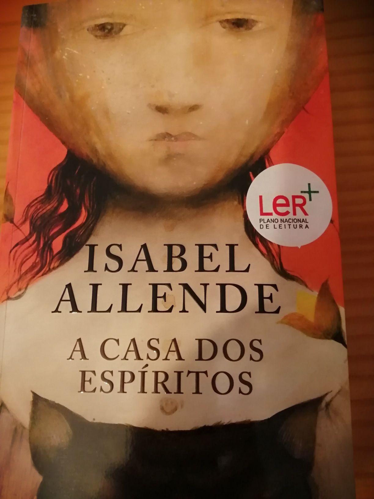 Vendo livros diversos livros Ex. ISABEL ALLENDE celente Preço