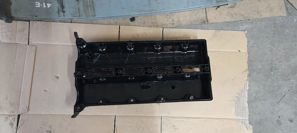 KIA CARNIVAL 2,9  crdi pokrywa zaworów