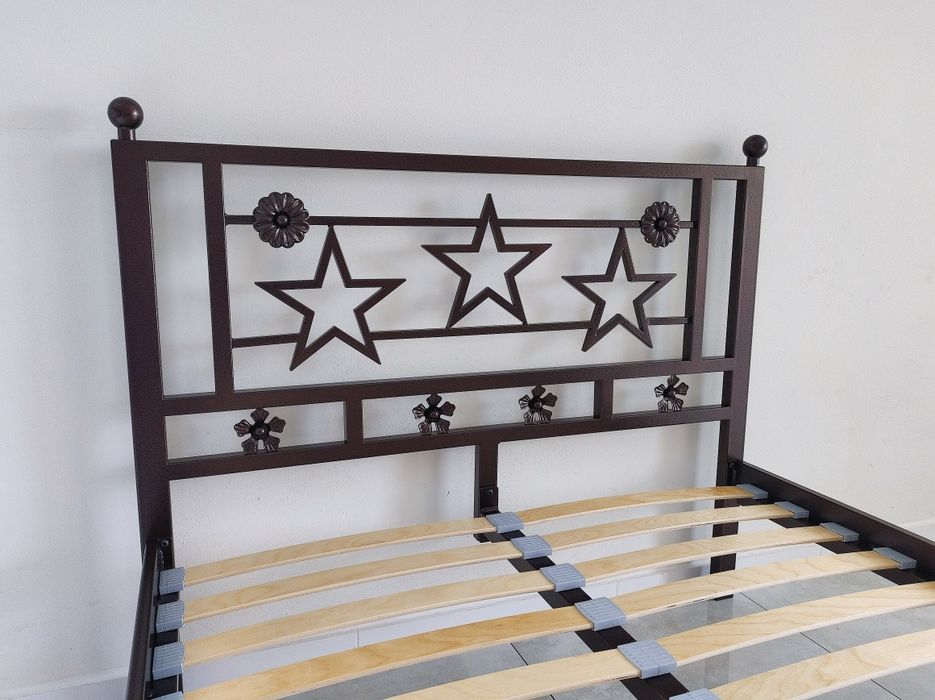 Łóżko metalowe dziecięce dla dziewczynki 120x200.