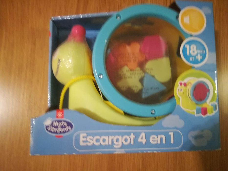 Brinquedos novos (dois)