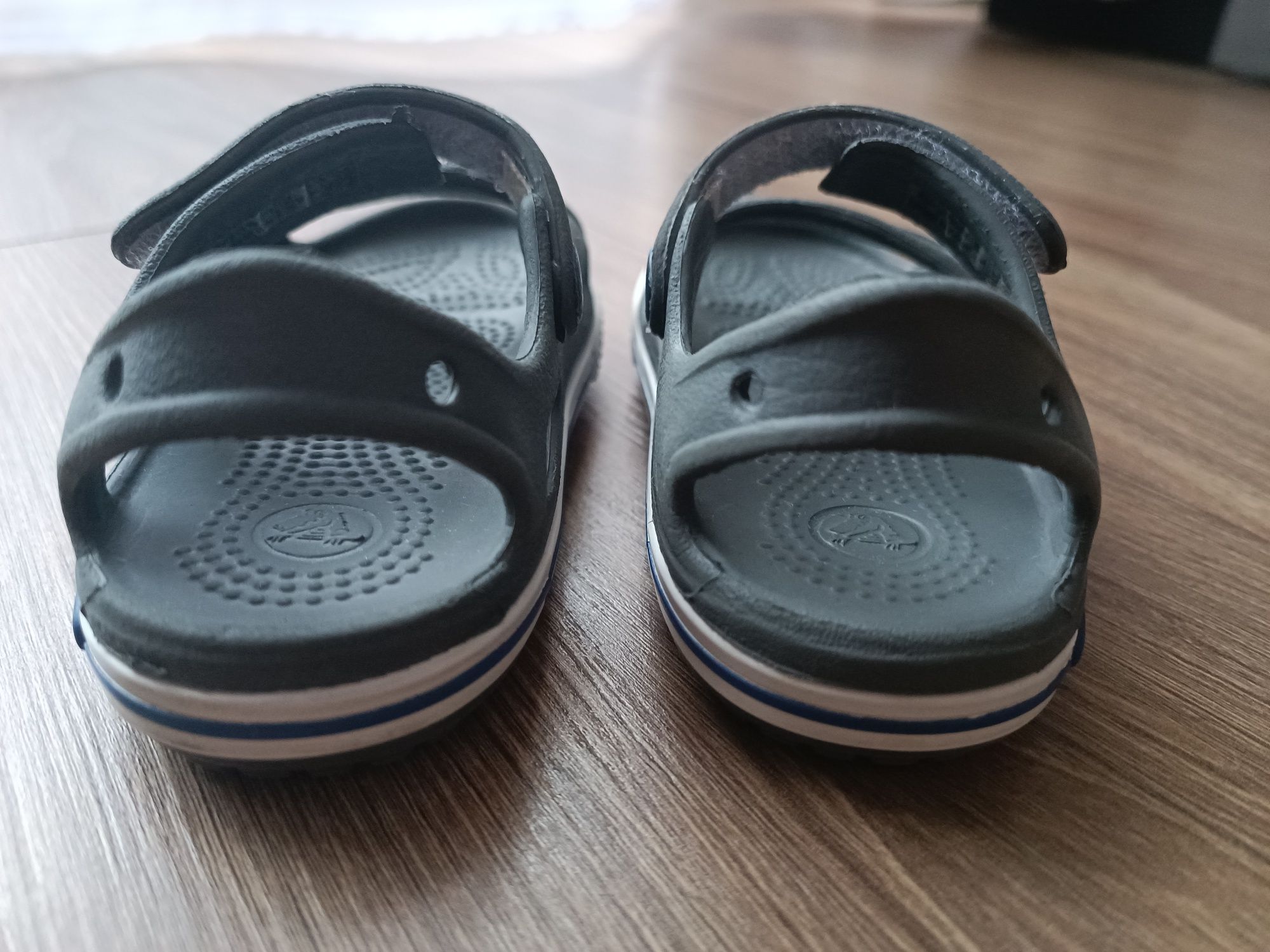 Crocs sandałki dla chłopca rozm 6 (23)