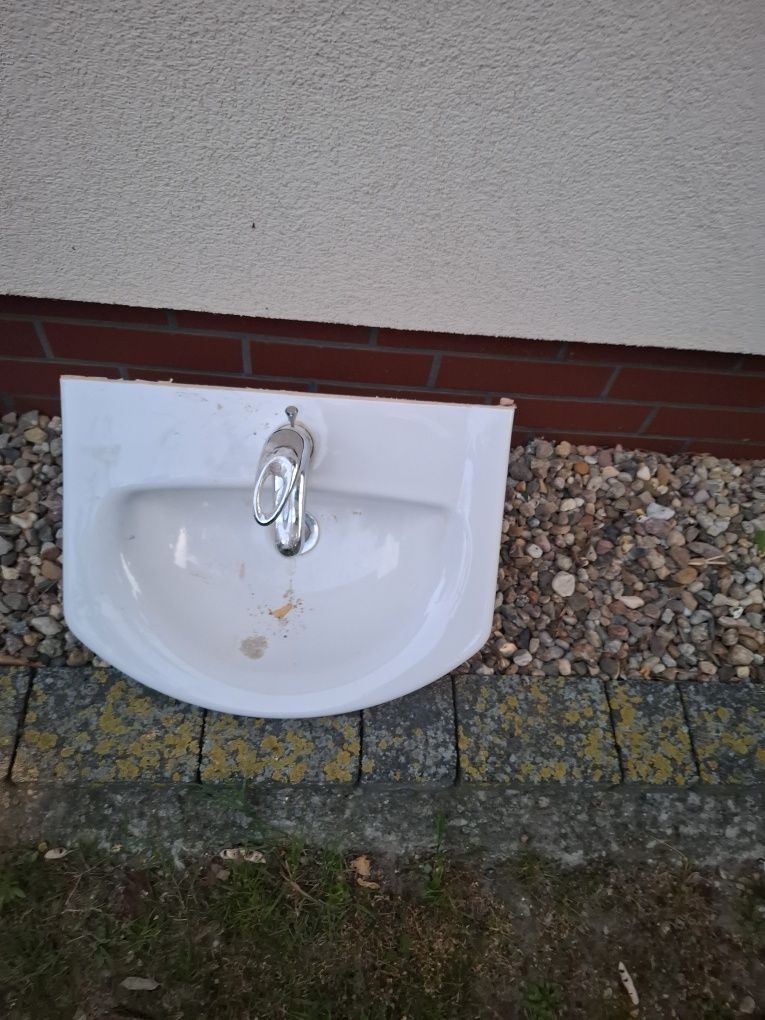 Szafka z umywalką cersanit