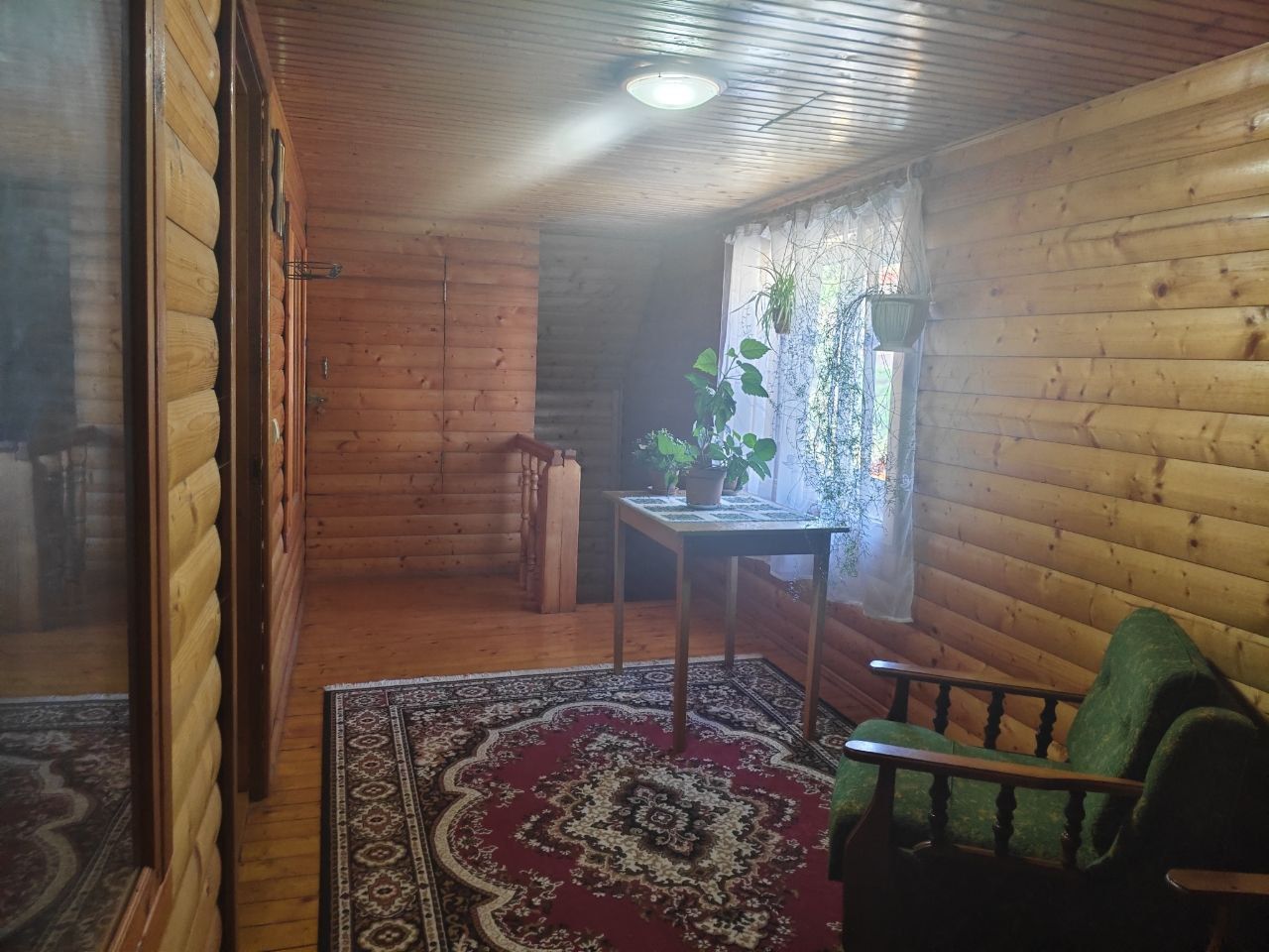 Котедж під лісом