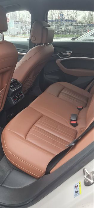 Audi E-tron 55 Quattro Prestige 4D 95kW