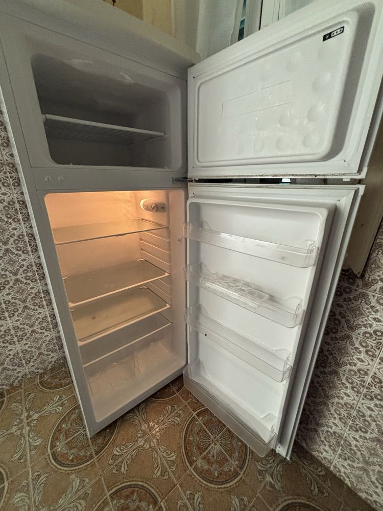 Frigorífico com Congelador