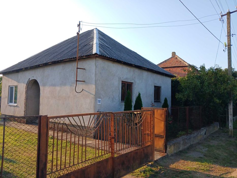 Будинок біля термальних курортів, поруч озеро