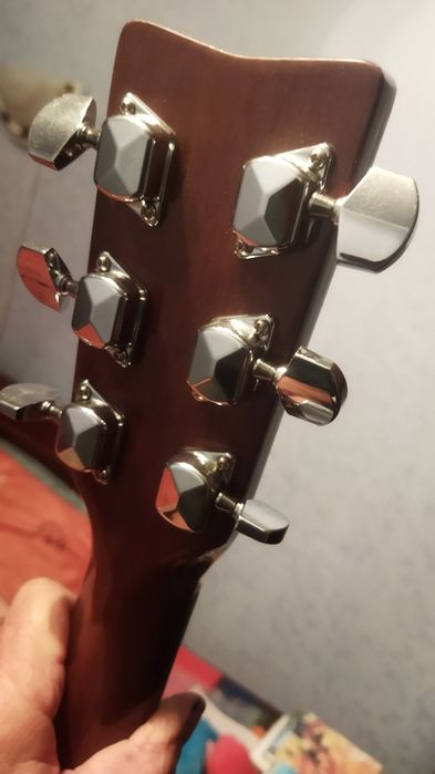 Гитара Yamaha акустическая
