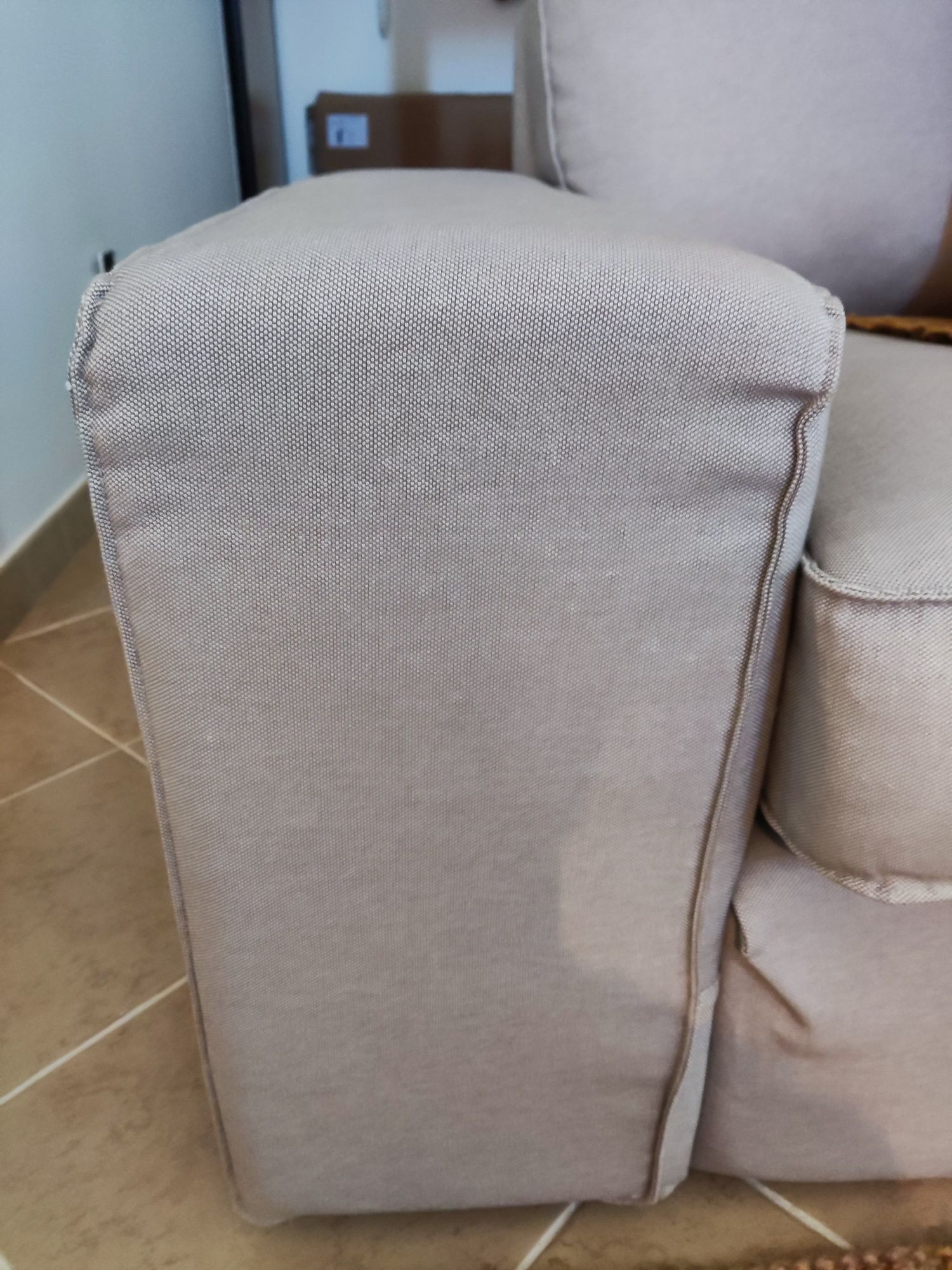 Sofá Kivik (IKEA) de 3 lugares