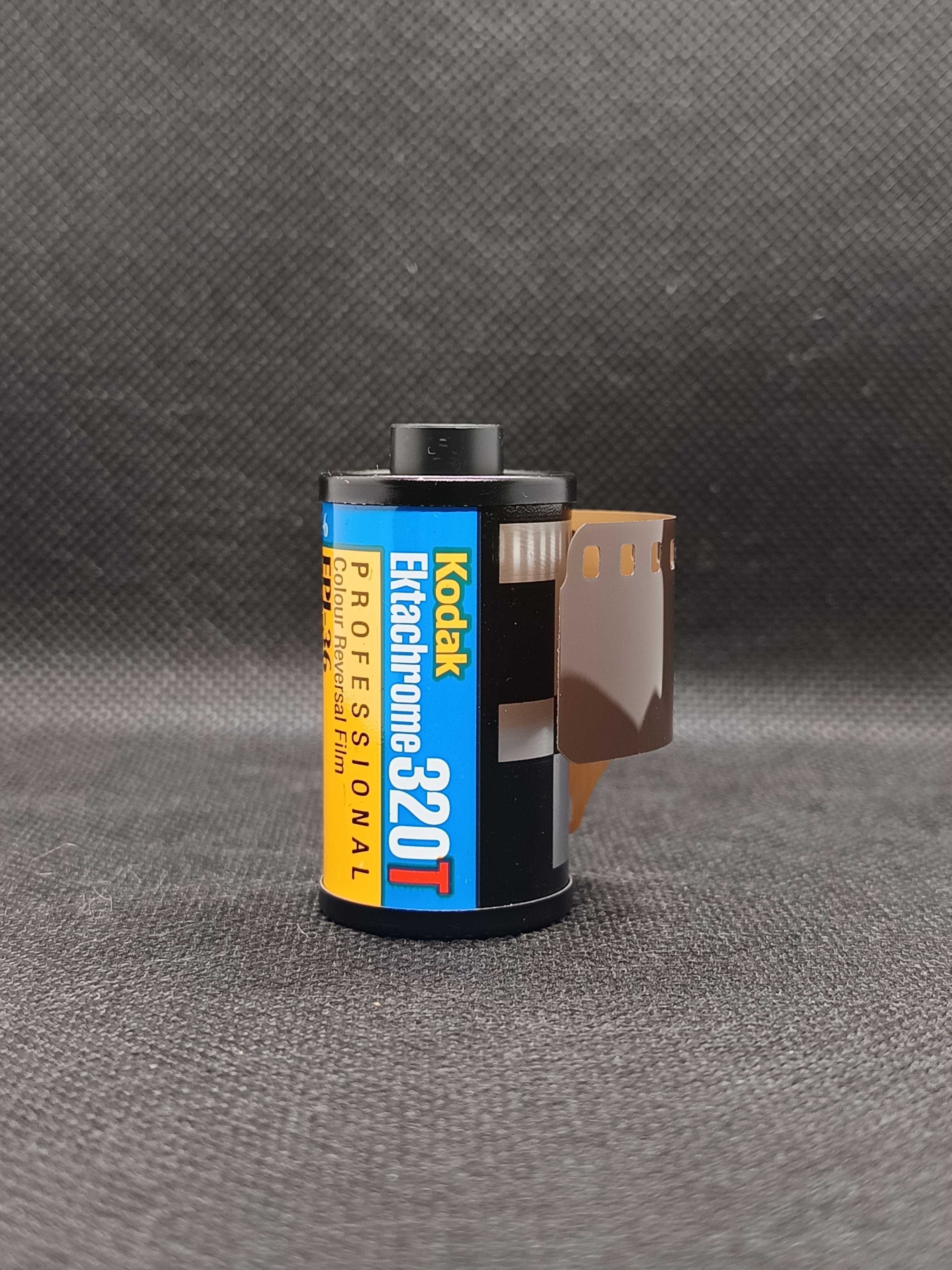 Rolo fotográfico Kodak Ektachrome 320T (35mm)