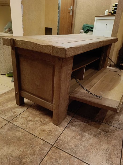 Skrzynia dębowa, ciężka, zachowana w oryginale