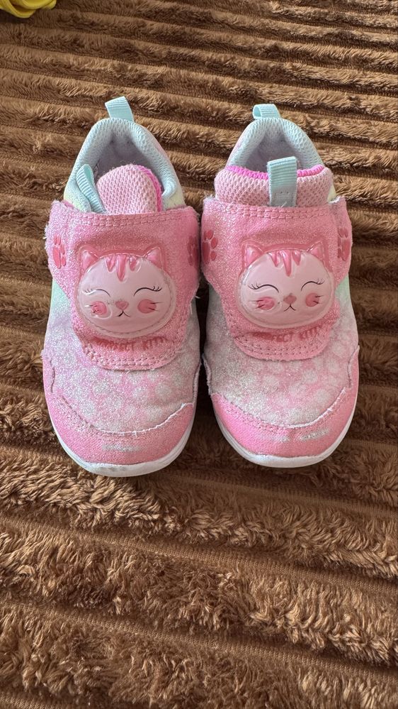 Дятячі кросівки skechers