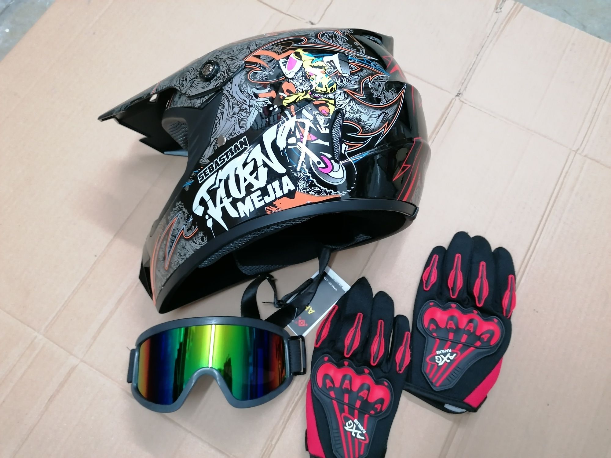 Capacete, Óculos, Luvas, tudo Novo.