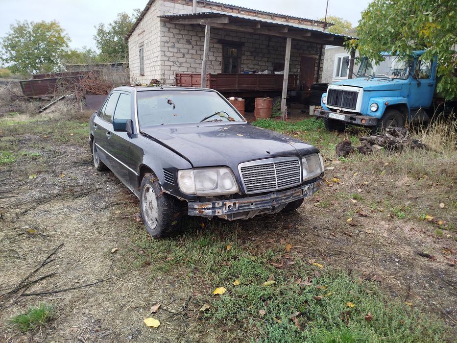 Мерседес 124 2.5 дизель 1993
