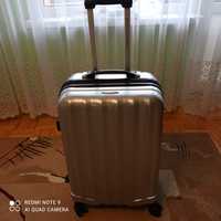 Walizka podróżna Torba  bagażowa na kółkach