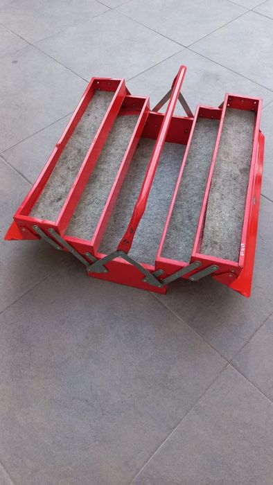 Caixa de ferramentas metálica