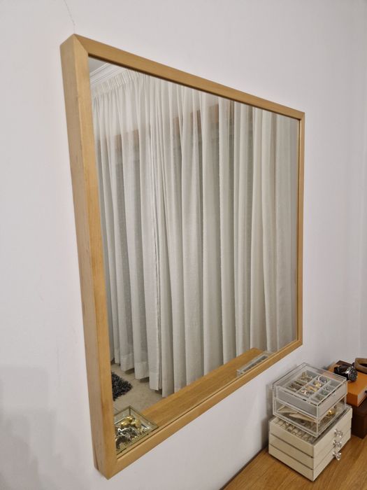 Espelho 70x70 com Moldura em madeira