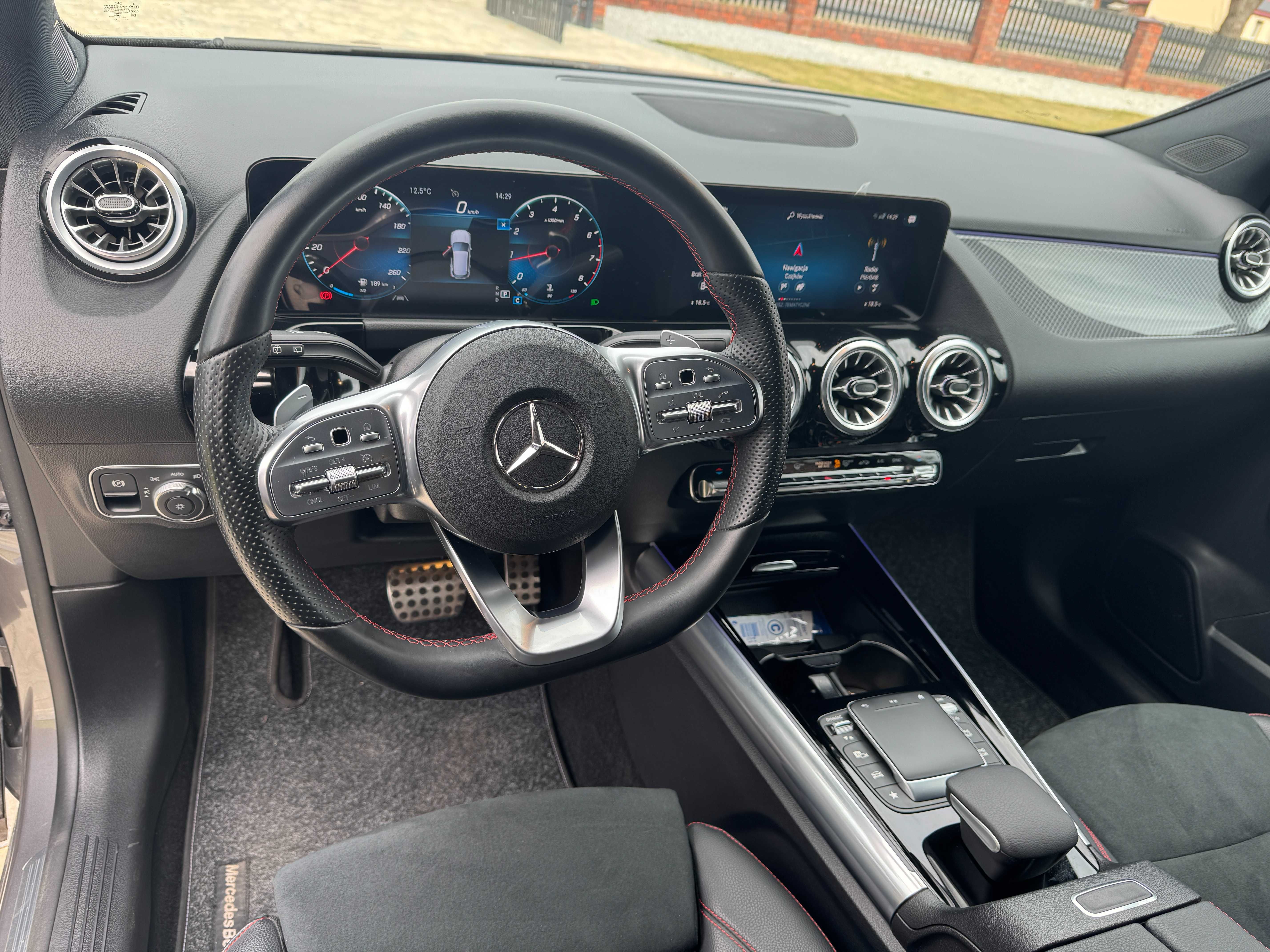 Mercedes-Benz GLA 200 AMG Line