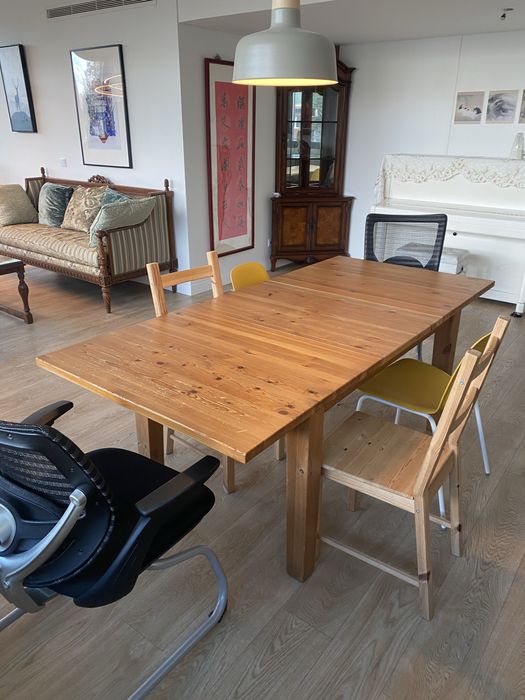 Mesa de jantar extensivel de madeira