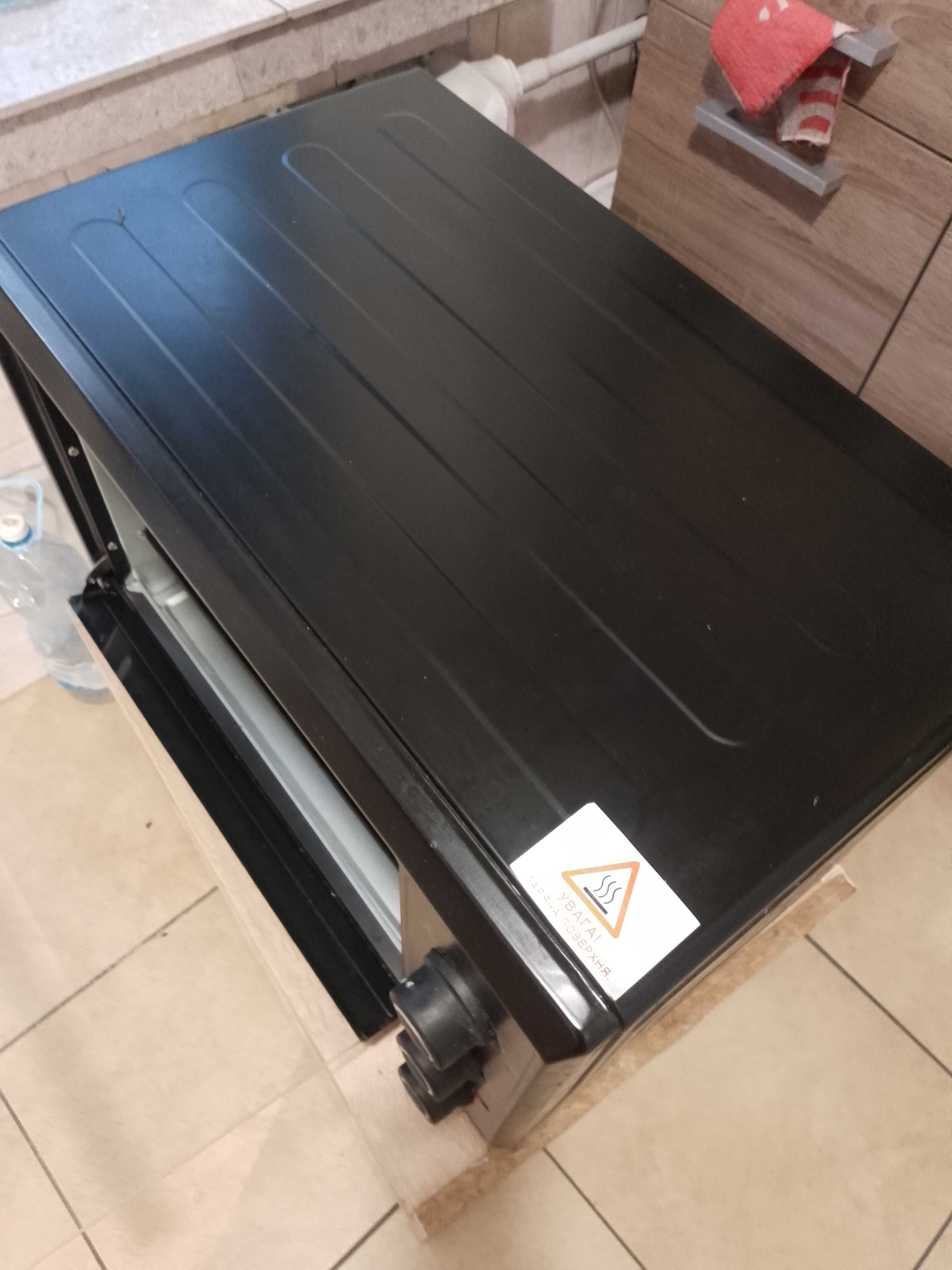 Электропечь Liberton Leo-400 Black