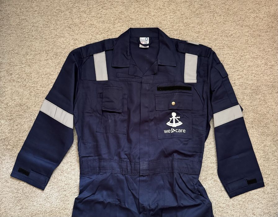 Kombinezon roboczy z odblaskowymi paskami