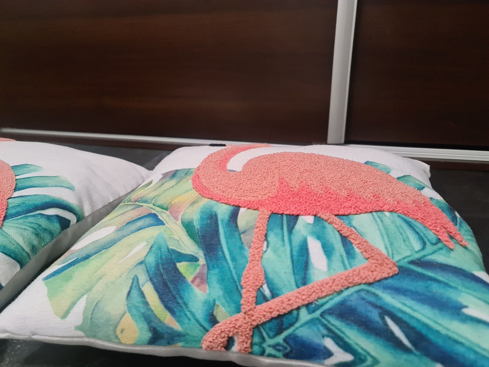 Dwie poduszki wsyp i poszewki flamingi- cena za 2 sztuki