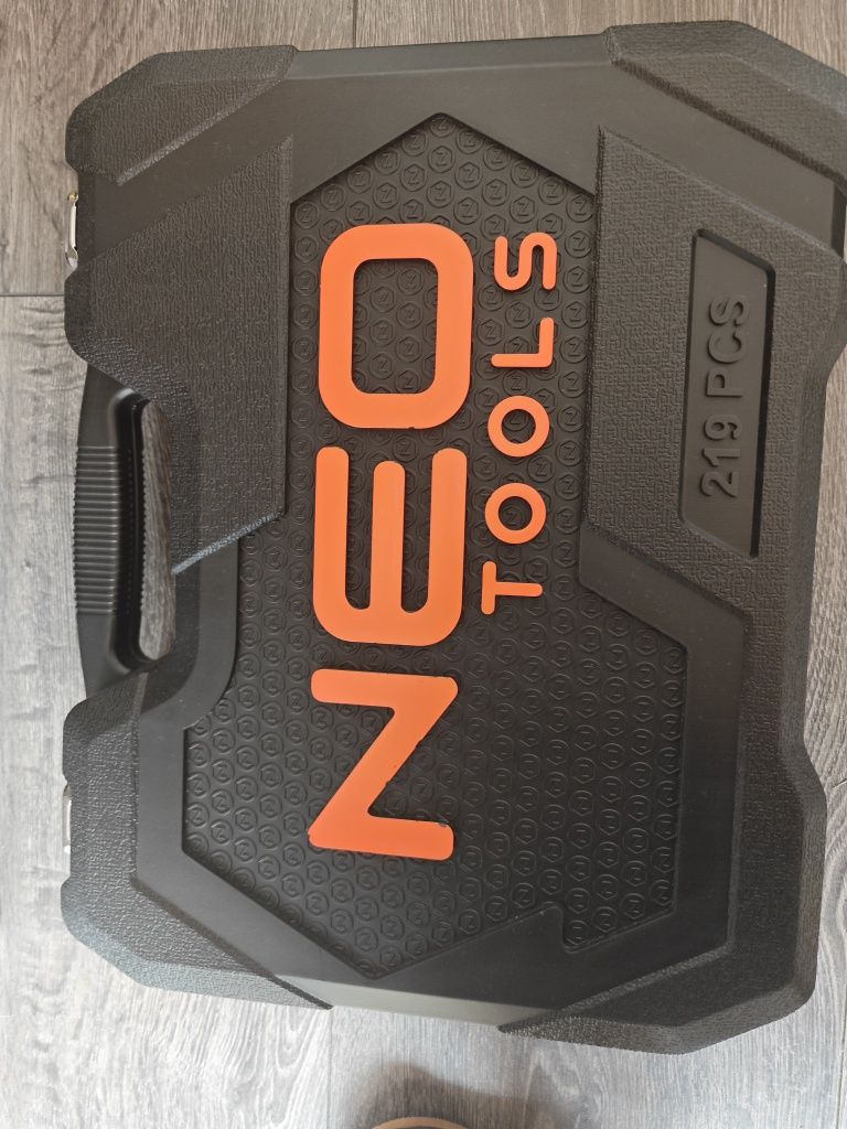 Okazja Duży zestaw kluczy Neo 219el Nowe