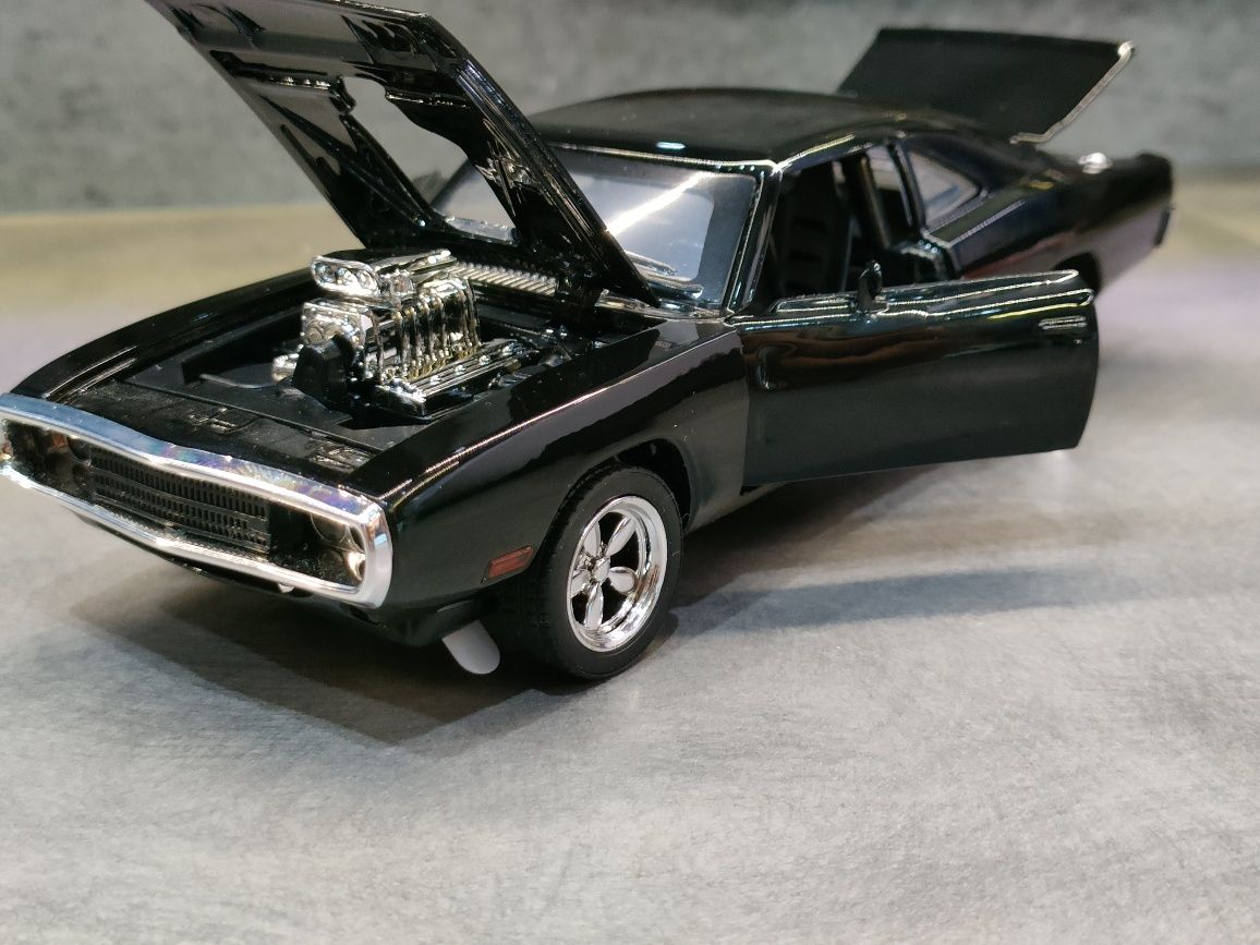 Dodge Charger 1970 NOWY model w skali 1:32, światła LED i dźwięk