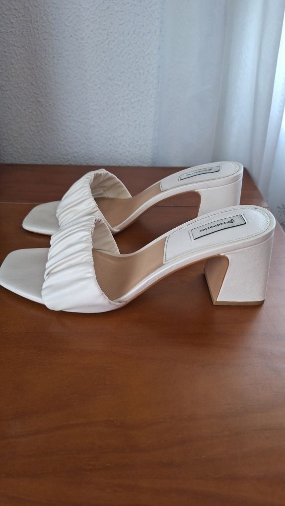 Sandálias Stradivarius
