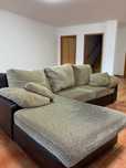Sofá chaise long mais mesa