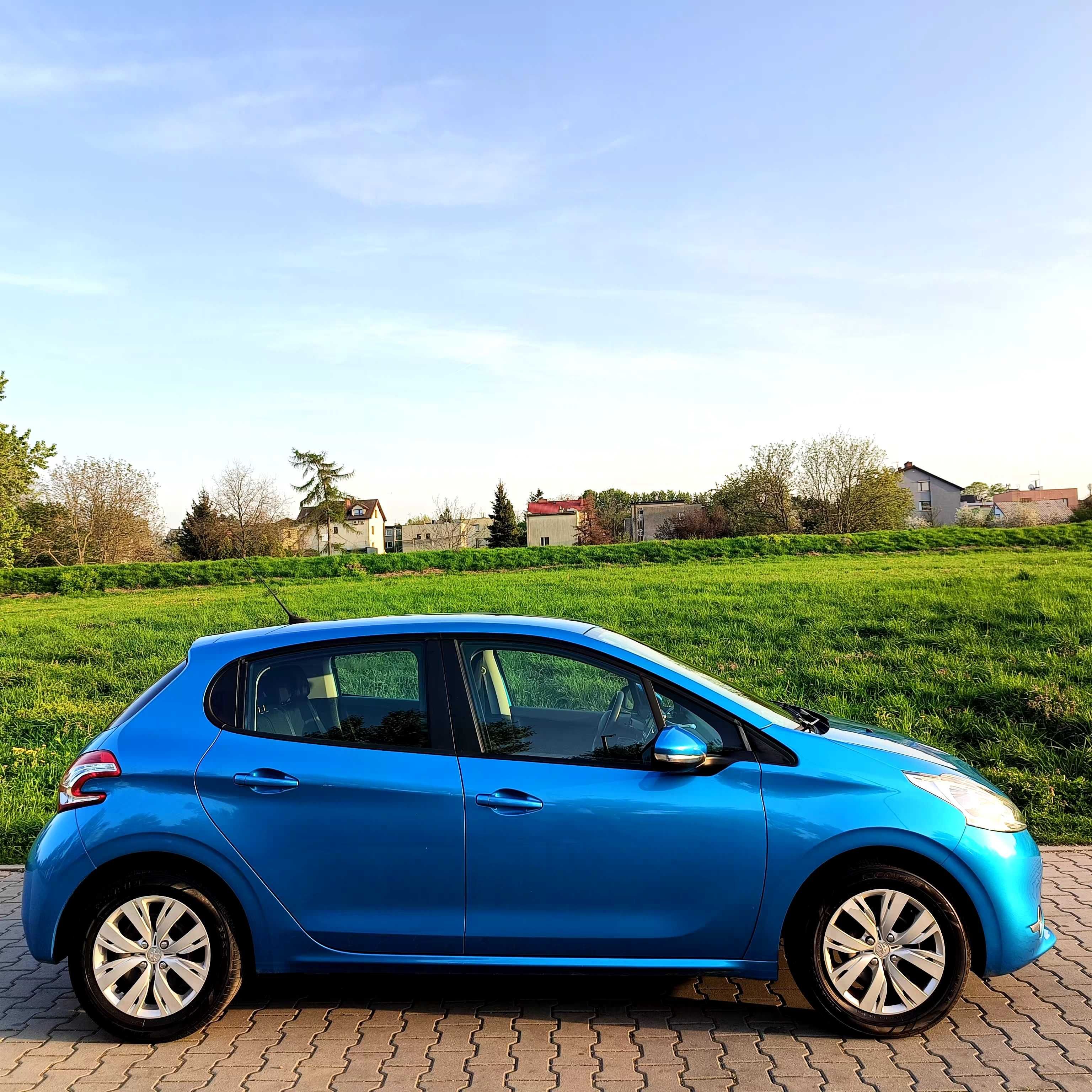 Peugeot 208 benzyna 1,2  Navi, LED