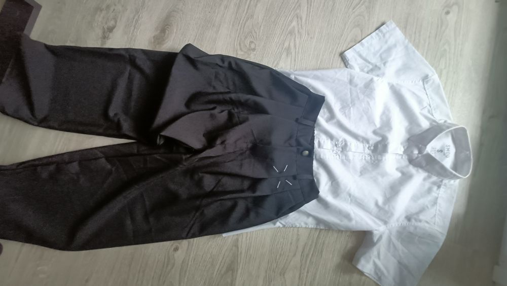 Czarne spodnie  na apel.