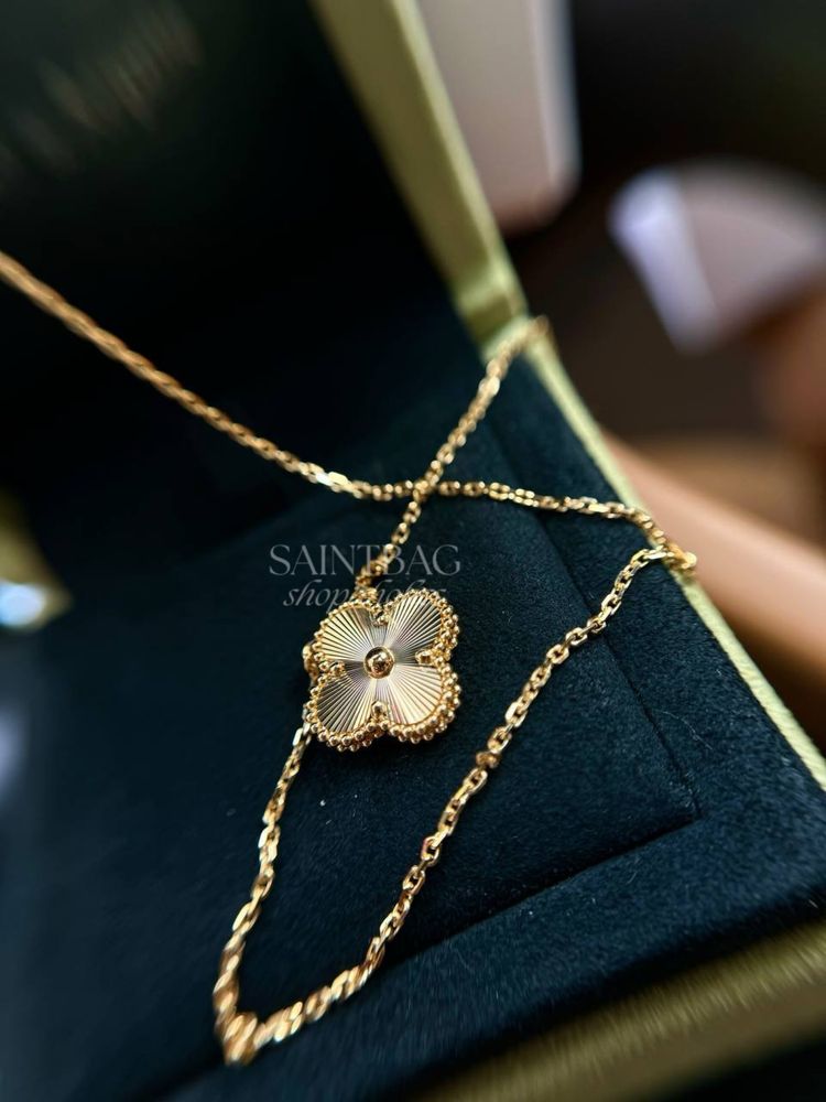 В наличии женский кулон Van Cleef Arpels Vintage Alhambra золото