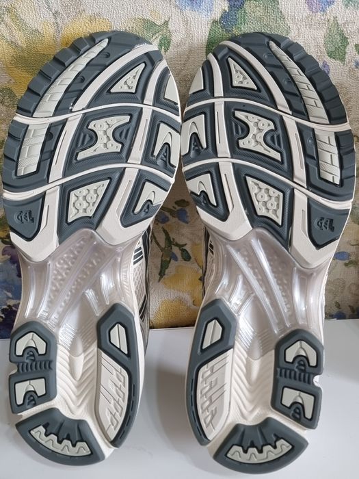 Оригінал 100% кросівки asics gel kayano 14  eur 46.5