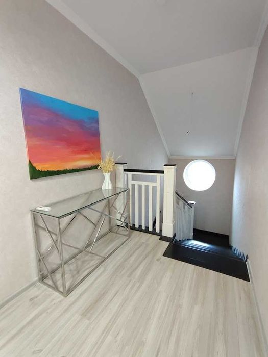 Продається сучасний будинок з дизайнерським ремонтом в с. Шипинці