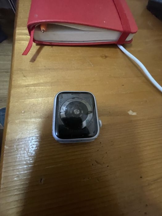 Продам айпл вотч 4/44