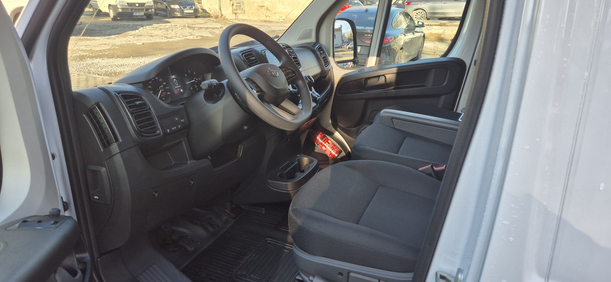 Wynajem Busa Busów Fiat Ducato Toyota Proace Max L4