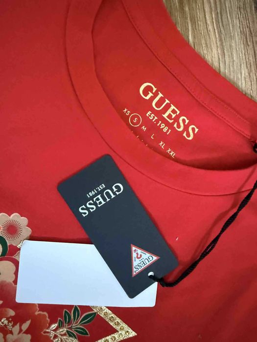 T-shirt, koszulka Guess