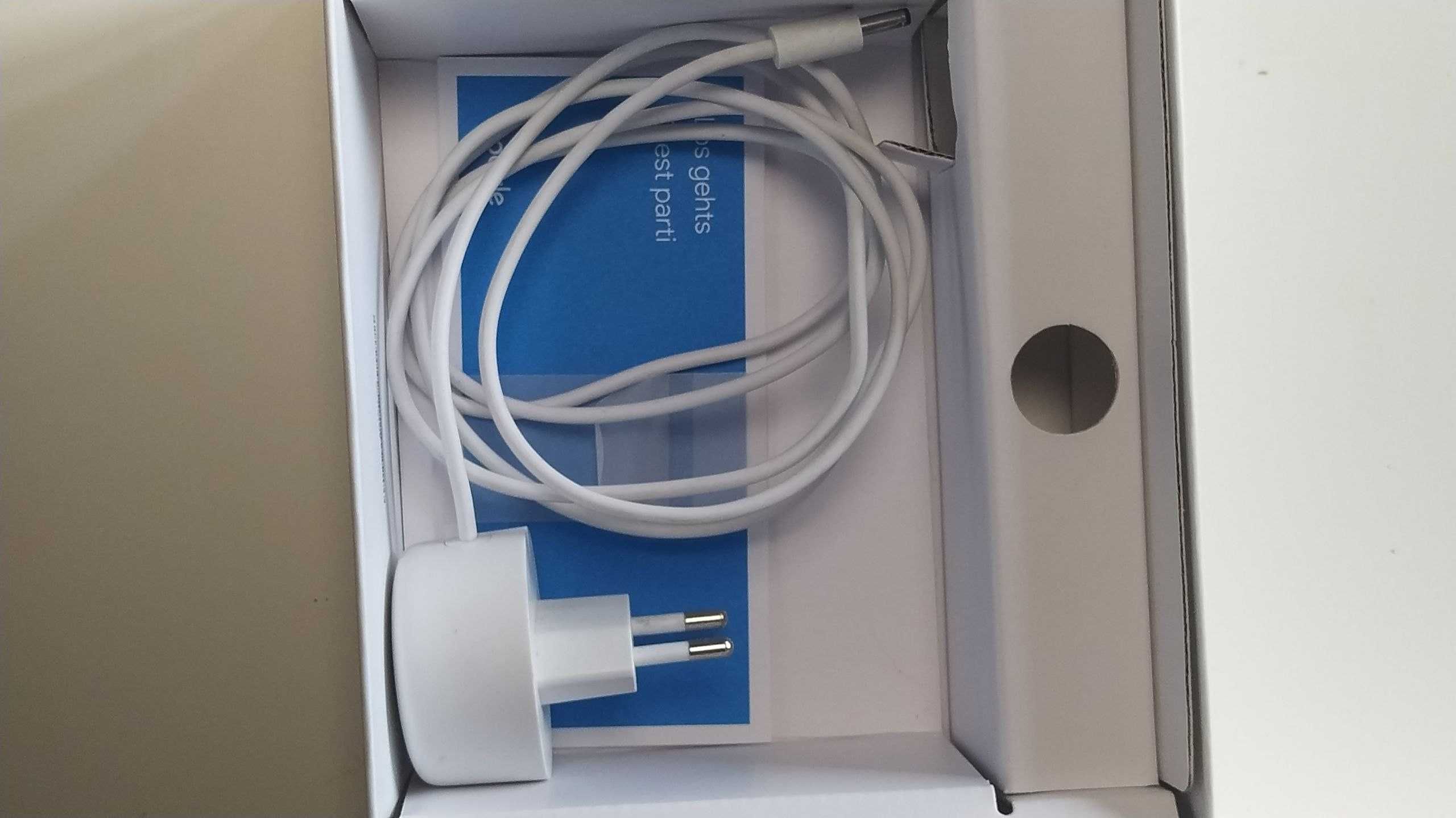 Google Nest Hub 2 Gen, oryginalne opakowanie i kabel, używany