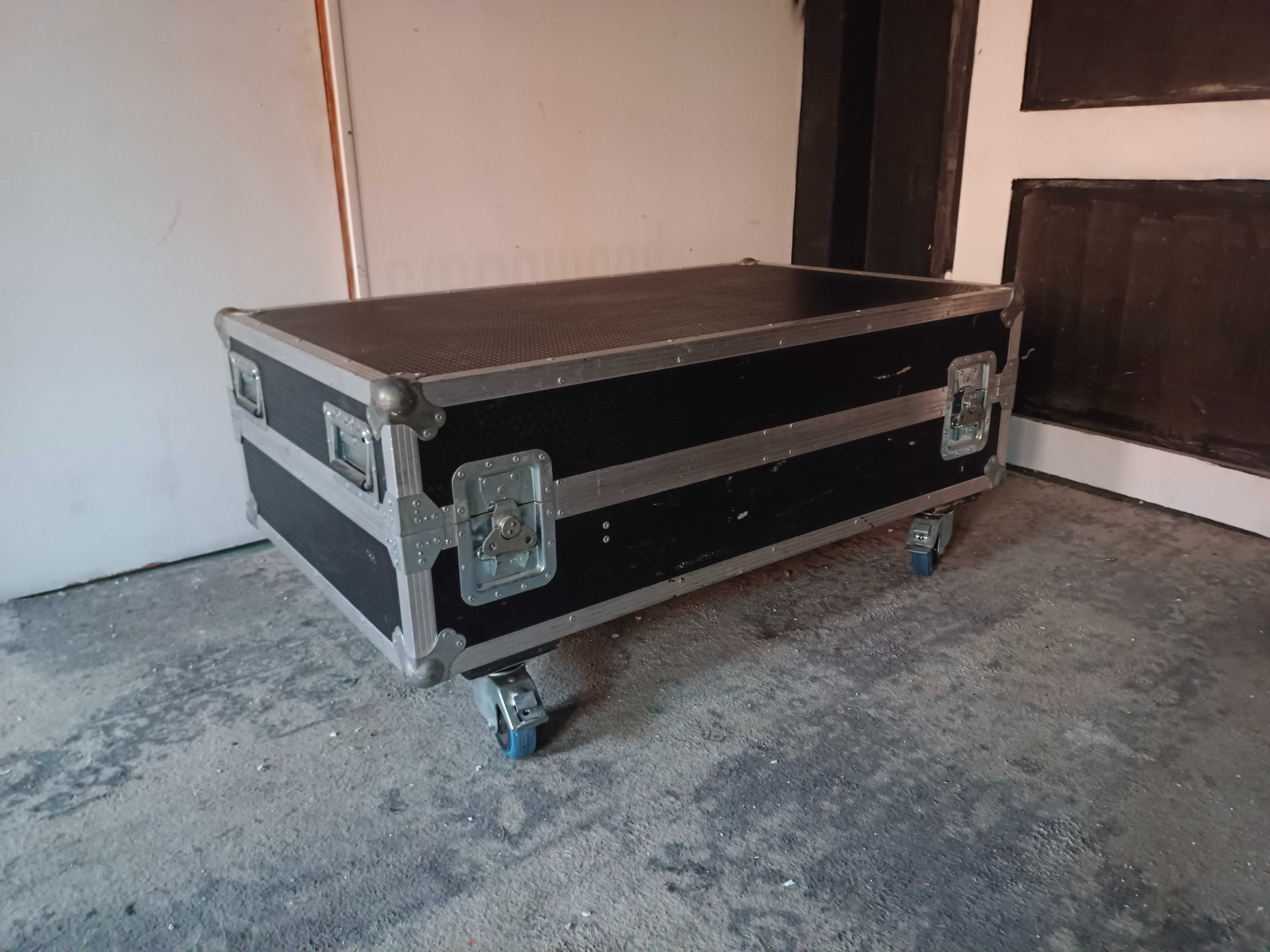Projektor Christie LX100 (Sanyo XF45). Mapping Eventy Kino plenerowe
